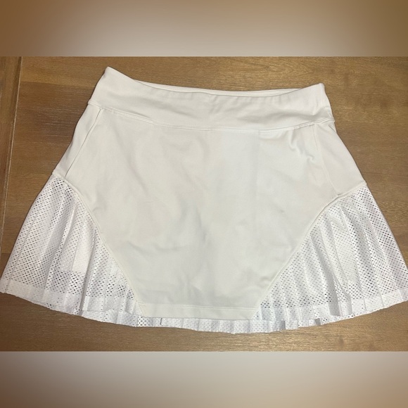 Underamour White Tennis Skorts Small - Picture 2 of 10